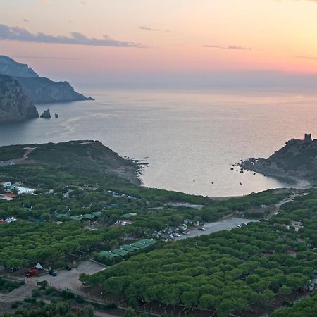 Villaggio Camping Torre Del Porticciolo ポルト・コンテ エクステリア 写真