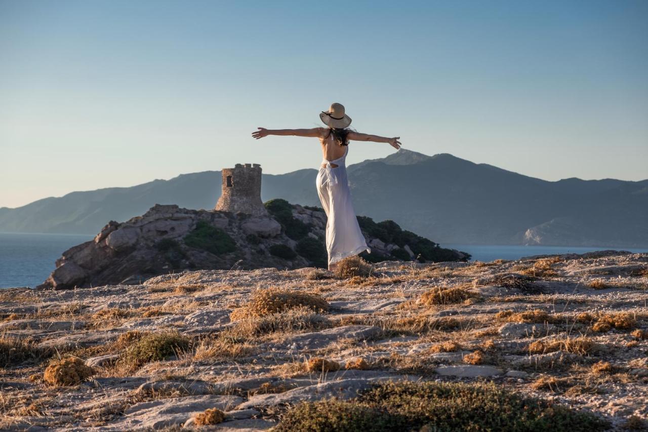 Villaggio Camping Torre Del Porticciolo ポルト・コンテ エクステリア 写真