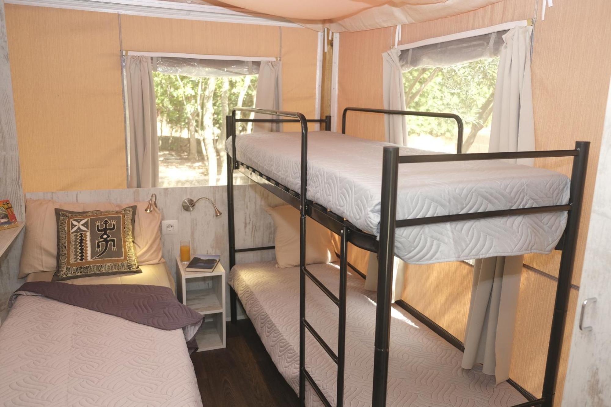 Villaggio Camping Torre Del Porticciolo ポルト・コンテ 部屋 写真